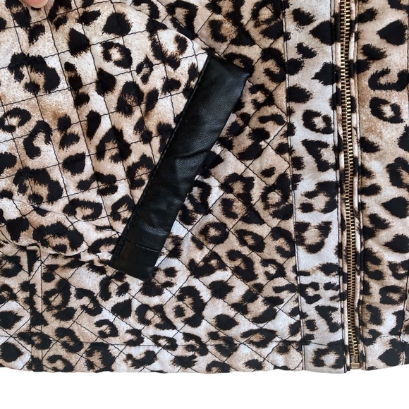 Chico’s Leopard Print Jacket Quilted Fall Jacket Lightweight Zip Up Sz 0 /Small - Picture 13 of 16